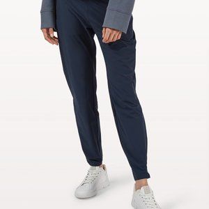 On Cloud Running Lightweight Pants - Size Medium - Navy